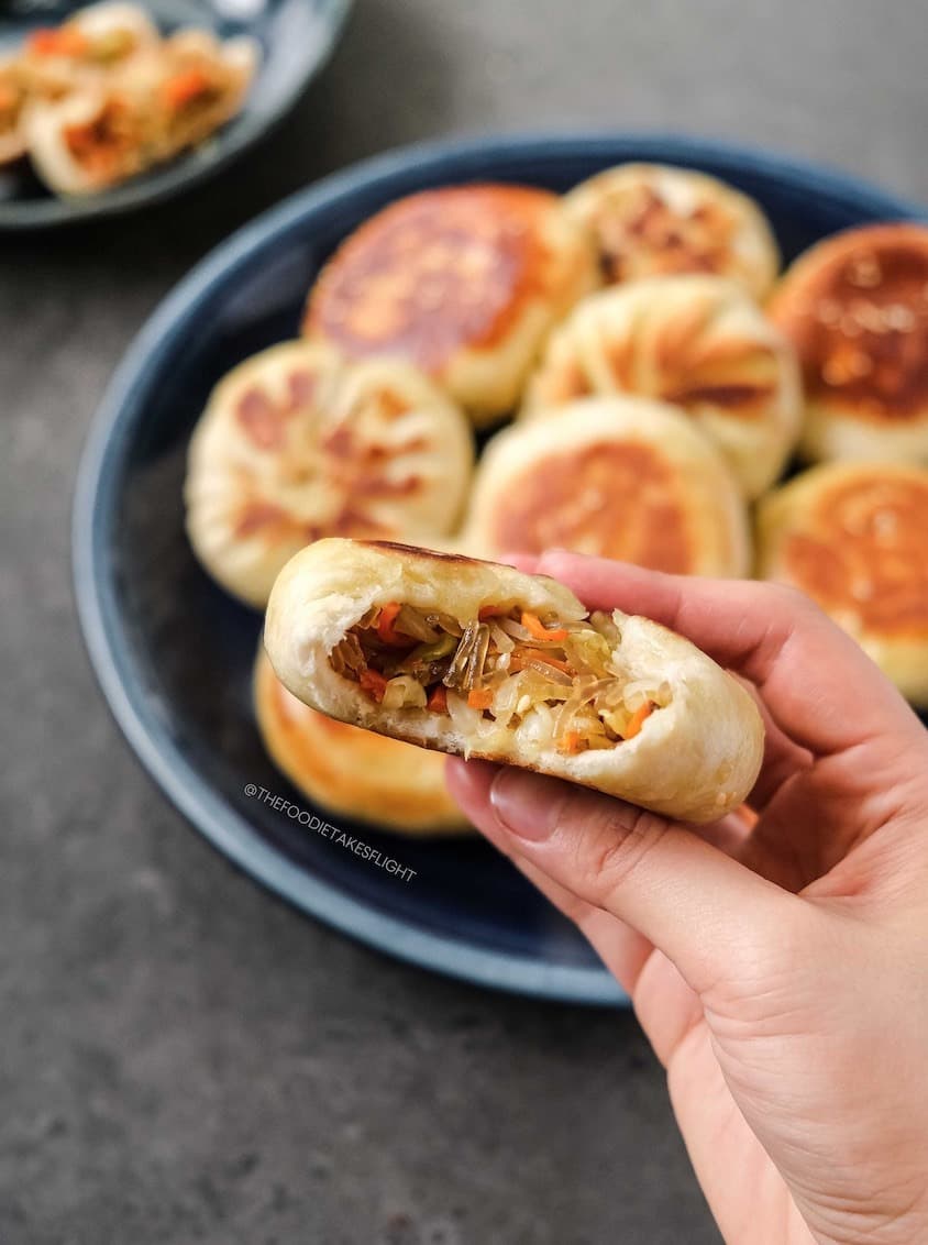 Pan-Fried Cabbage and Noodle Buns with Crisp Golden Crusts