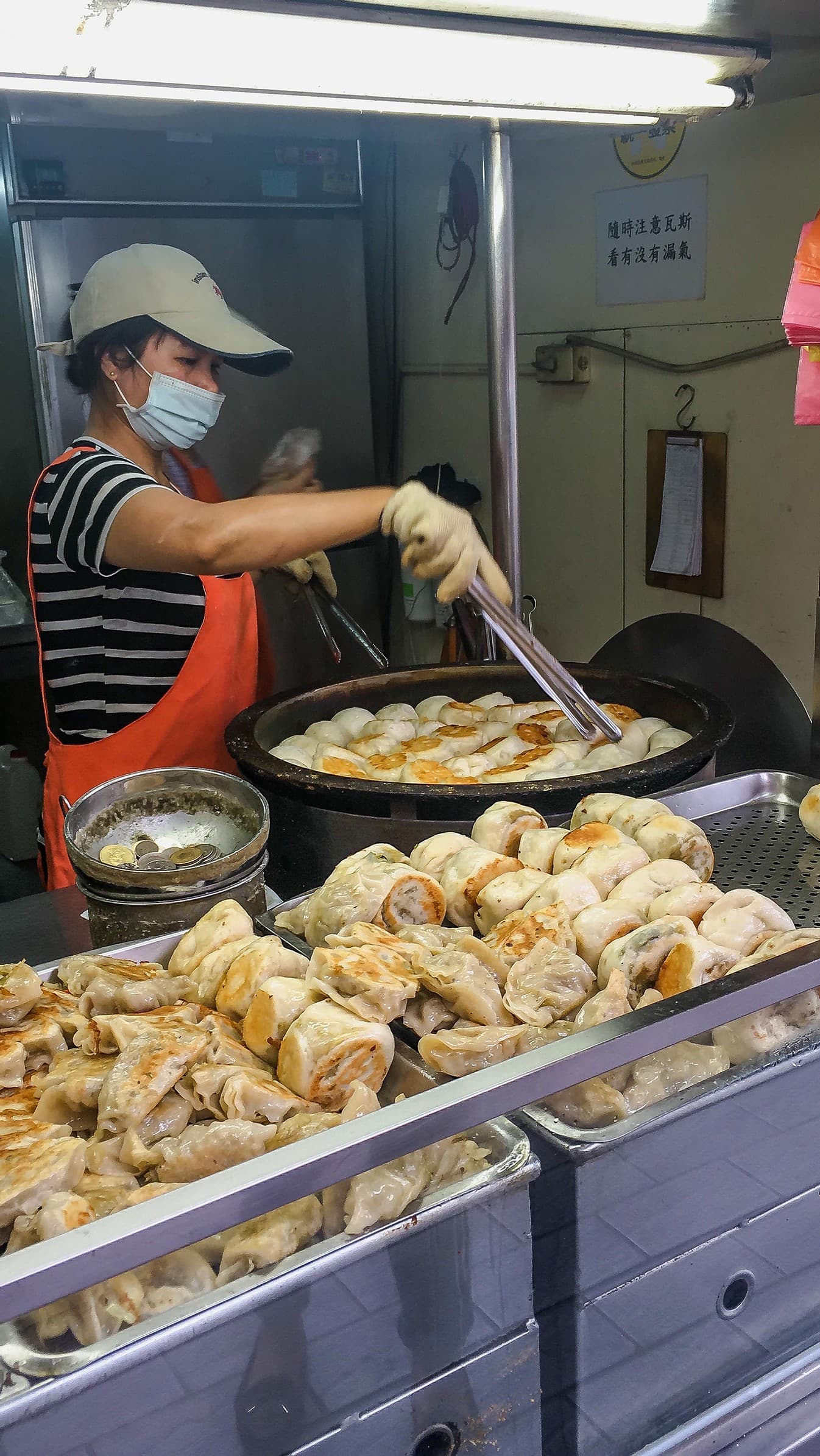 Pan-Fried Cabbage and Noodle Buns with Crisp Golden Crusts