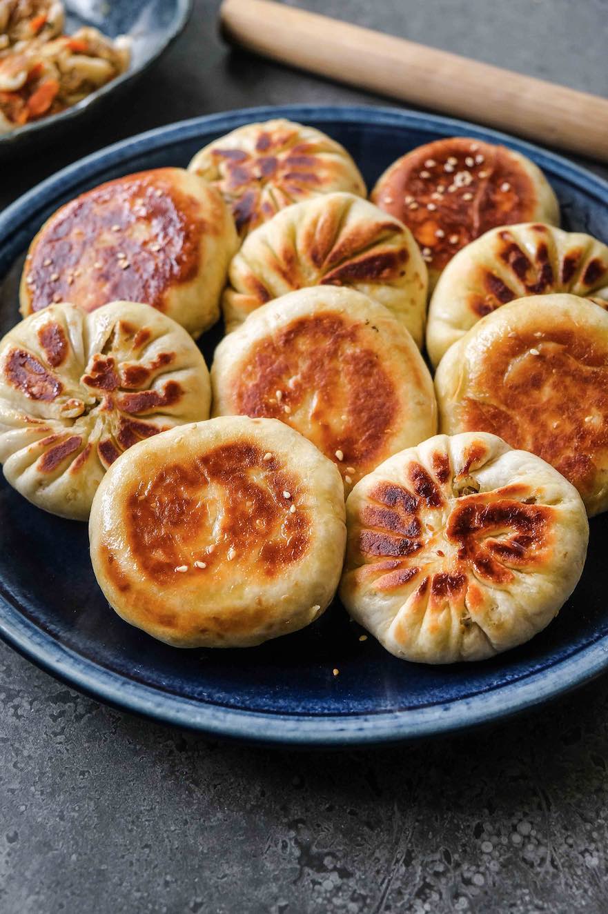 Pan-Fried Cabbage and Noodle Buns with Crisp Golden Crusts