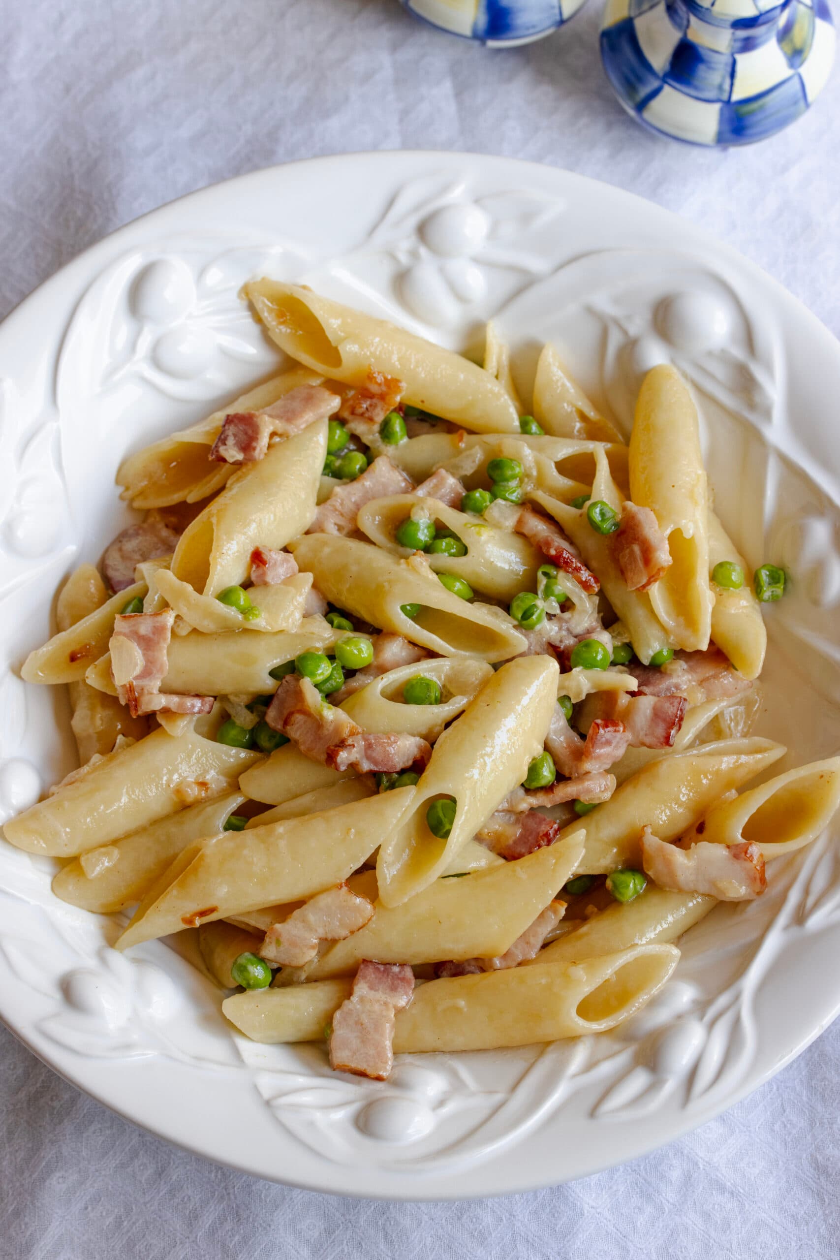 Creamy Penne Pasta with Peas and Bacon: A Quick Weeknight Meal