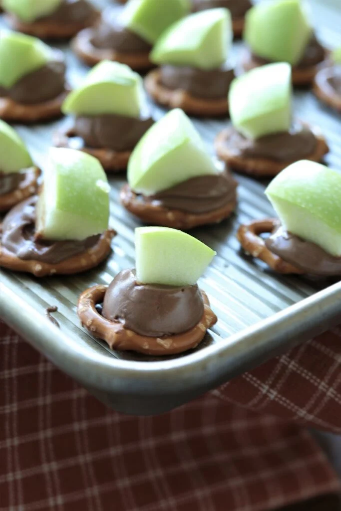 Caramel Apple Bites with Tart Granny Smith Apples and Pretzel Crunch