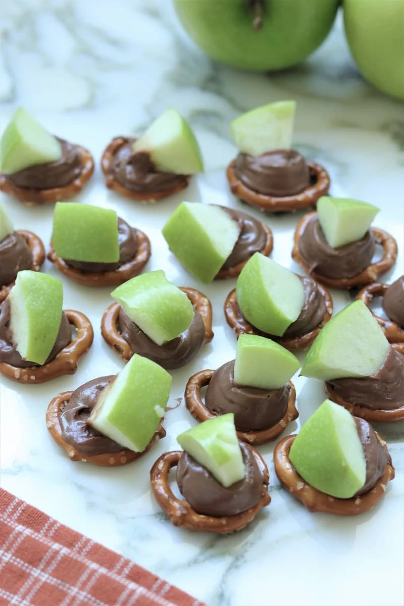 Caramel Apple Bites with Tart Granny Smith Apples and Pretzel Crunch