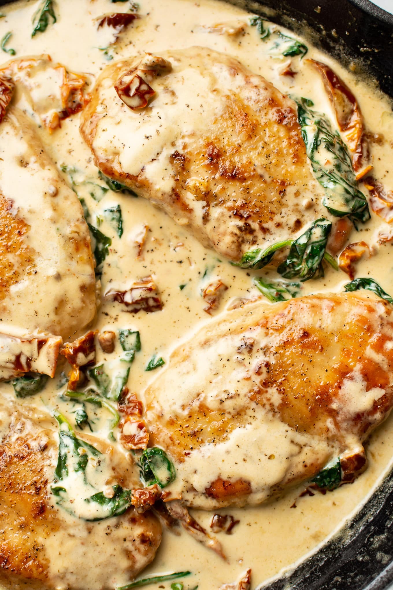 Creamy Tuscan Chicken with Sun-Dried Tomatoes and Spinach