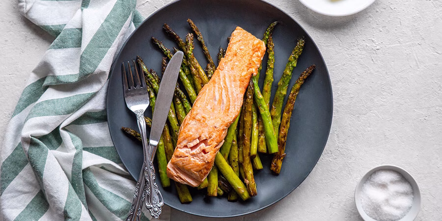 One-Pan Keto Salmon and Asparagus with Butter and Lemon