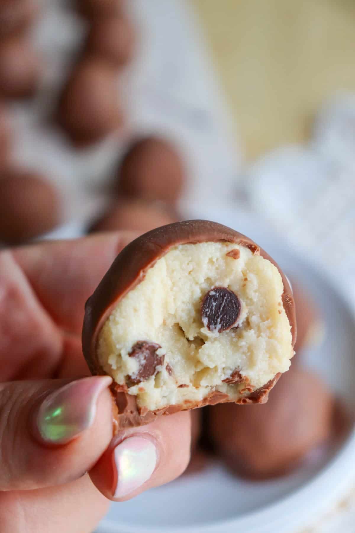 Cottage Cheese Protein Balls: Smooth, Sweet Snack Packed with Protein