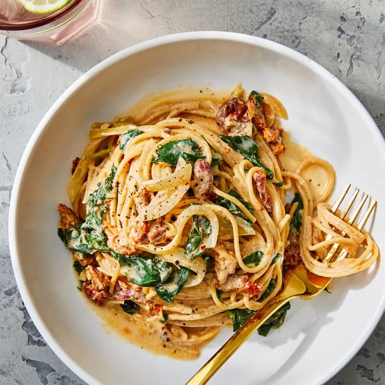 Spaghetti & Spinach with Sun-Dried Tomato Cream Sauce: Fast Pasta Dinner with Rich Flavor