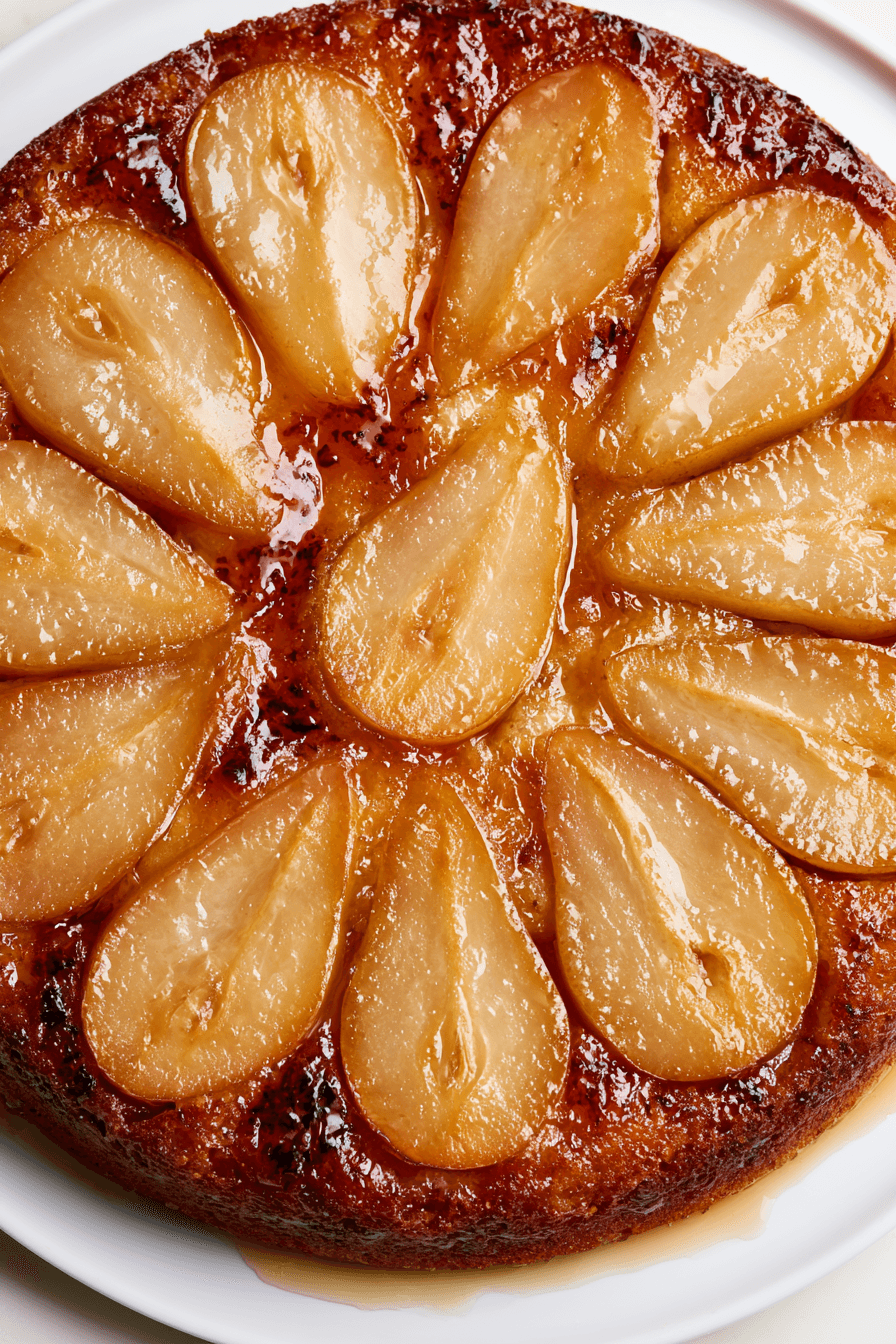 Spiced Pear Upside-Down Cake with Caramelized Pears and Warm Spices
