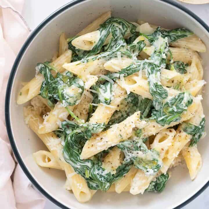 Pasta with Spinach Sauce: Creamy Garlic Parmesan Weeknight Dinner